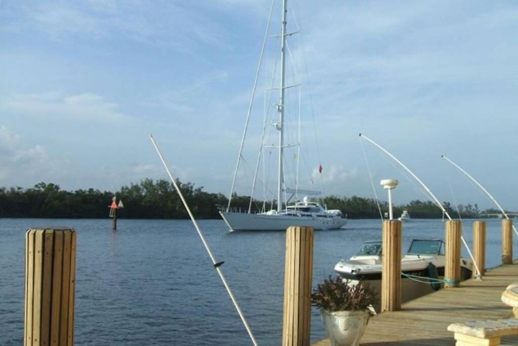 Steps From The Beach Right On The Waterfront Appartement Hollywood Buitenkant foto